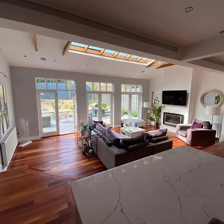 Dublin South - 4 Bedroom In Affluent Area Szálloda *
