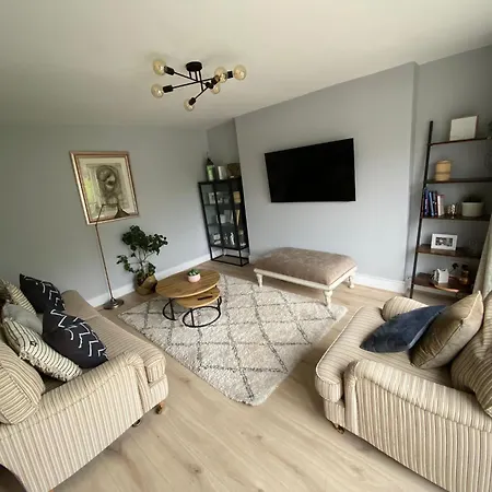 Szálloda Dublin South - 4 Bedroom In Affluent Area Cabinteely