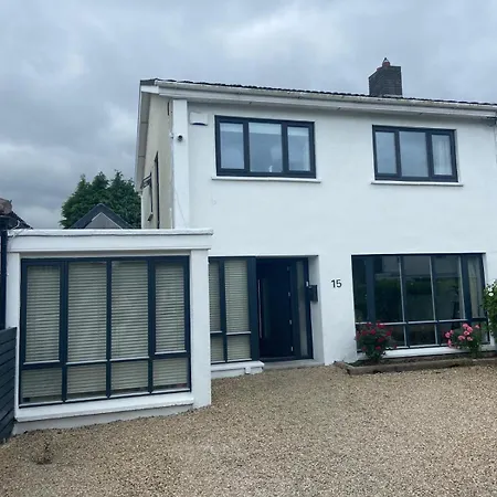 Szálloda Dublin South - 4 Bedroom In Affluent Area