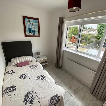 Dublin South - 4 Bedroom In Affluent Area