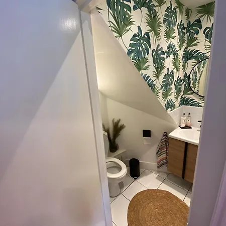 Dublin South - 4 Bedroom In Affluent Area Szálloda